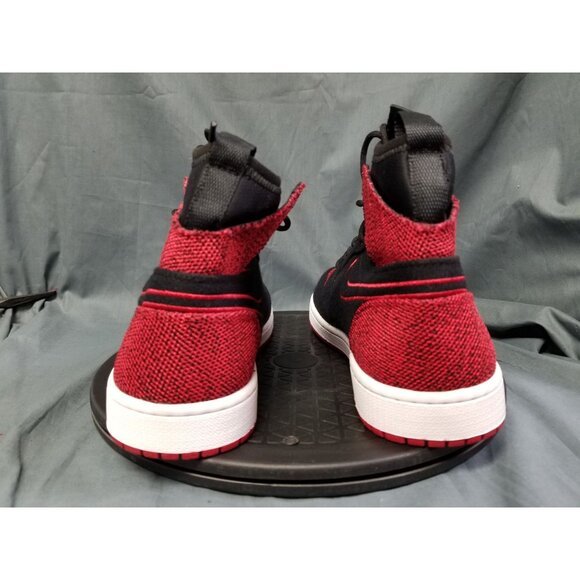 Athletic_Shoes